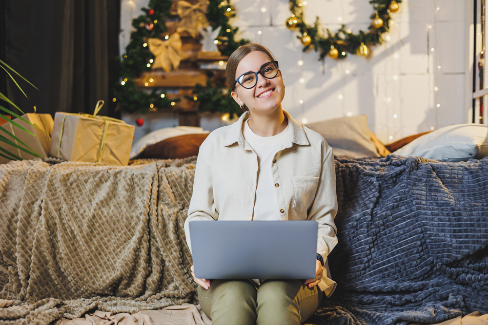 11 Great Gifts for Remote Work Employees - KnowledgeCity